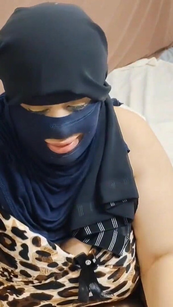Memorable moment from "Arab sex with Sharmota Nar getting her ass fucked. Full Egyptian Arabic sex with clear sound"