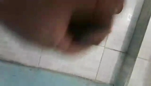 Abuelo muestra su pene