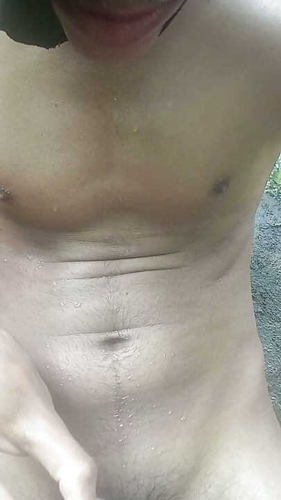 Bhabhi ne apne devar ko apne room mein bulaya sex ke liye jab unke pati ghar par nahin the bhabhi ne apne devar ke sath