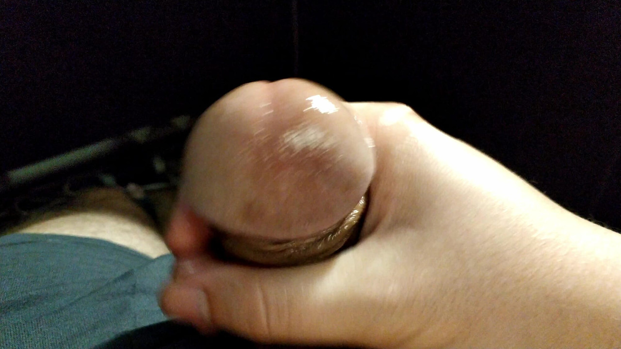 Napaljena i nauljena masturbacija