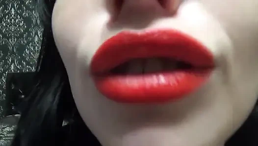 Cium aku sayang! Fetish lipstik merah dan bibir besar yang seksi