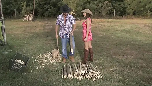 Busty babe gets anally fucked outdoor