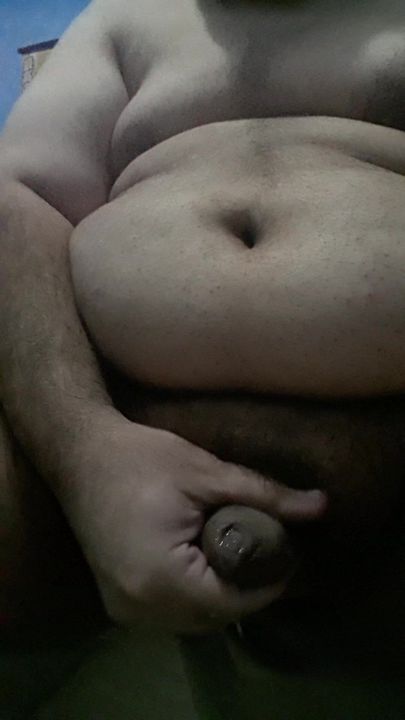 Chubby guy cums