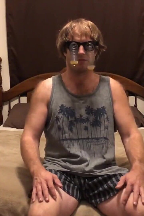 Dude in weird eye glasses JO 2 cum
