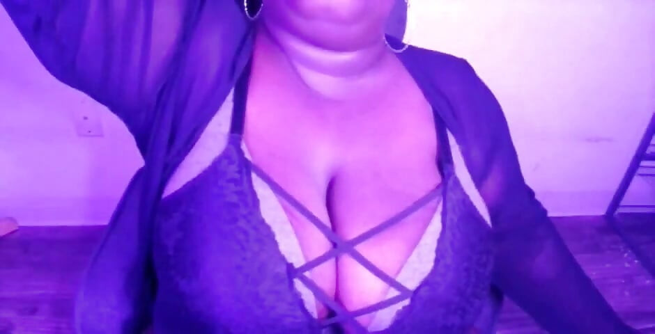 Stream Am Talking to Me About Anything Kisses