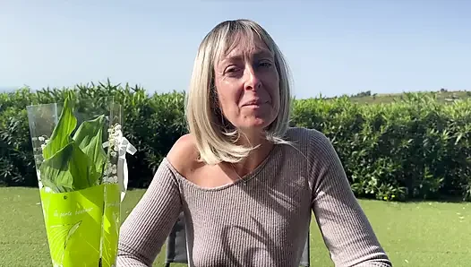 Lena, Tours'dan 40 yaşındaki MILF!