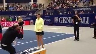 Сексуальная Vika Azarenka танцует