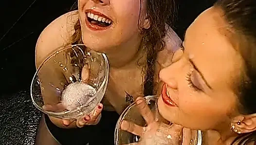 Sperma Vahşi Yüze Boşalma Çılgınlığında Sırılsıklam Sürtükler