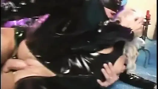 Latex chick gets a hard fuck in her pussy and ass