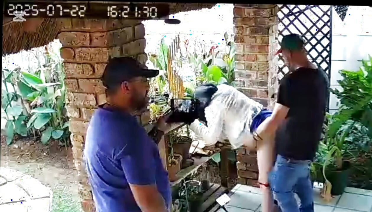 Cuckold boss wanted me to fuck  his wife while he jerks