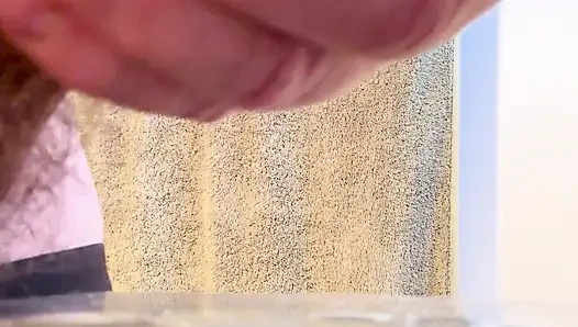 İş banyosunda sert mastürbasyon yapıyor