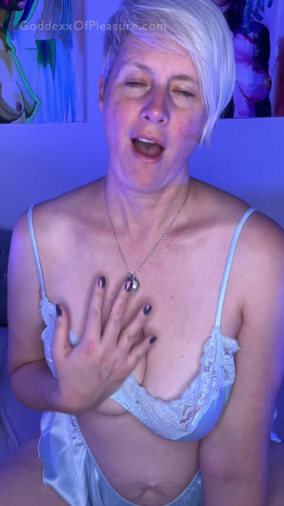 I Can’t Sleep So StepMommy Gave Me A Good JOI | Clip 1