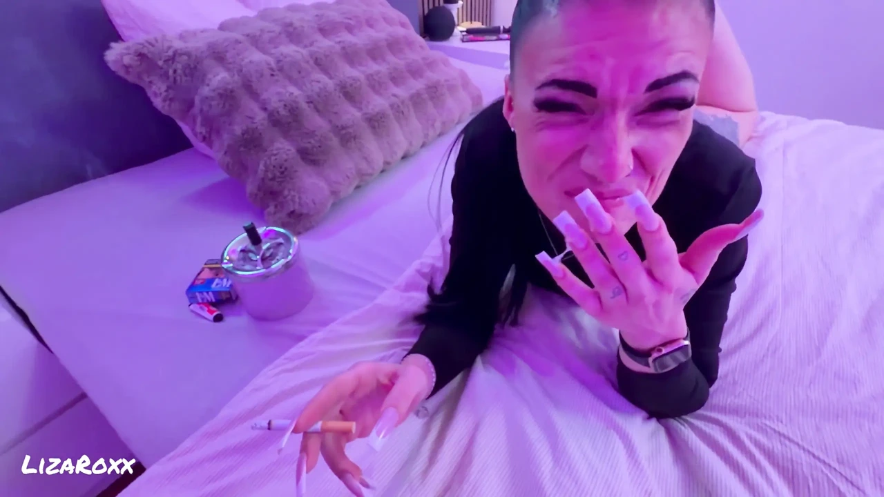 发现我在抽烟...变成了一个邋遢口交 第一人称视角