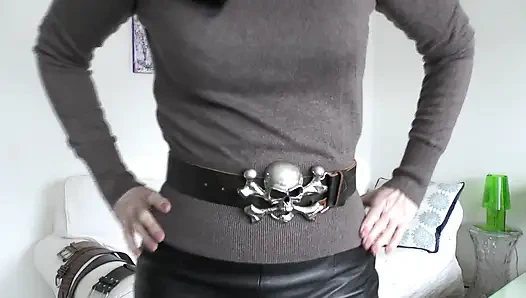 Oturma odasında kemer takma, bölüm 2, lady victoria valente