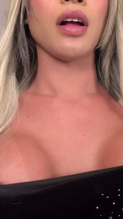BRAZILIAN TRANSSEXUALS - Melissa Ninfetinha Solo Seduction | Clip 1