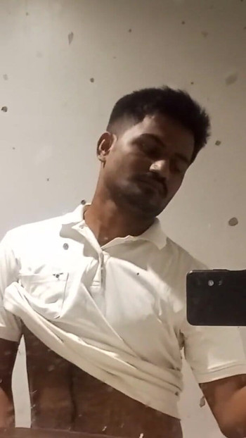 ポルノスターVIPがセルフハンドポンプで|クリップ1