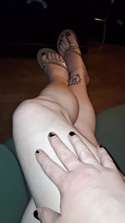 Sissy crossdresser foot feet