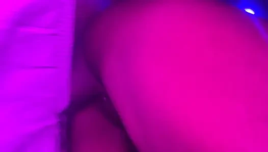 Memek sempit gadis semok kulit hitam ini dientot habis-habisan sama kontol besar pria kulit hitam - close up