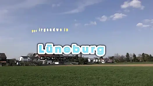 İri göğüslü sarışın kadın büyük yarak istiyor