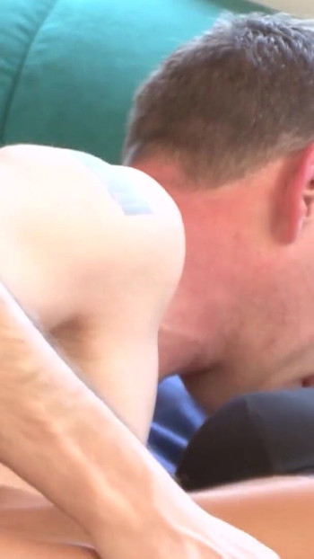 Emotional moment from "Nach dem Putzen haette ich gerne einen Orgasmus"