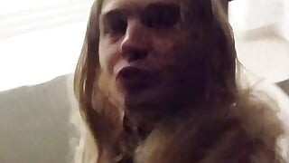 Belle petite salope trans shemale pute a bite travesti francaise celia cross