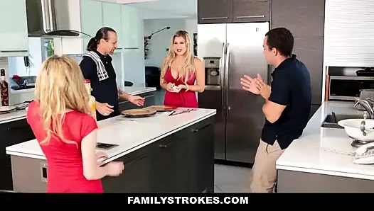 Von stiefschwester gewichst, während sie beim stiefmutter-abendessen bedankt wird