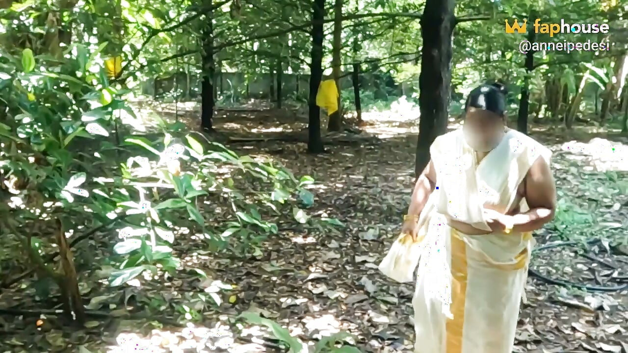 Kerala Style Traditional Set Mundu, Girl Getting Naked Outdoor Exposing Her Sexy Nude Body.