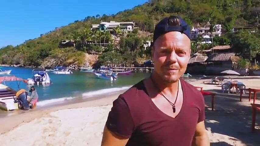 Ο Μπόντο γαμιέται στο Μεξικό: σεξ στην ανοιχτή θάλασσα