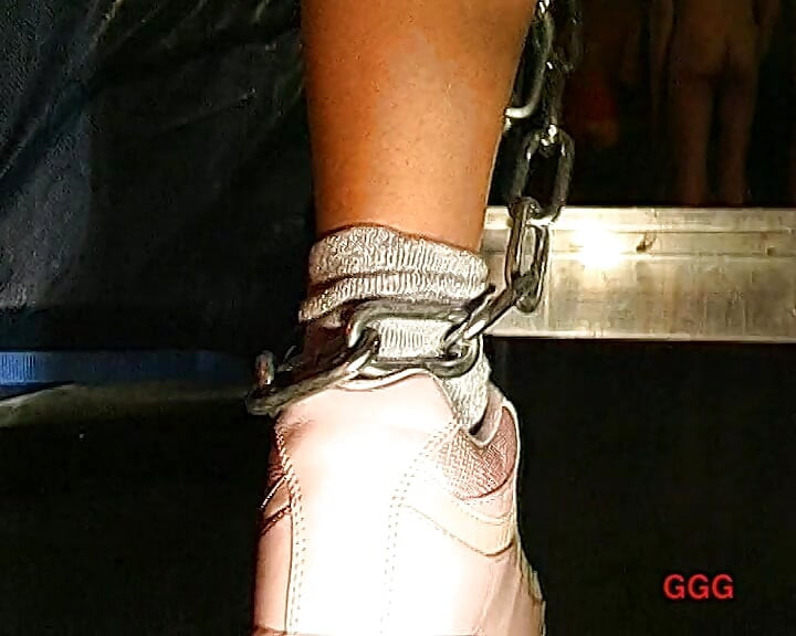 Ggg John Thompson - Yutmak ve Yutmak İstiyor Sevimli Okul Kızı