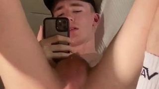 Joven consolador anal gay