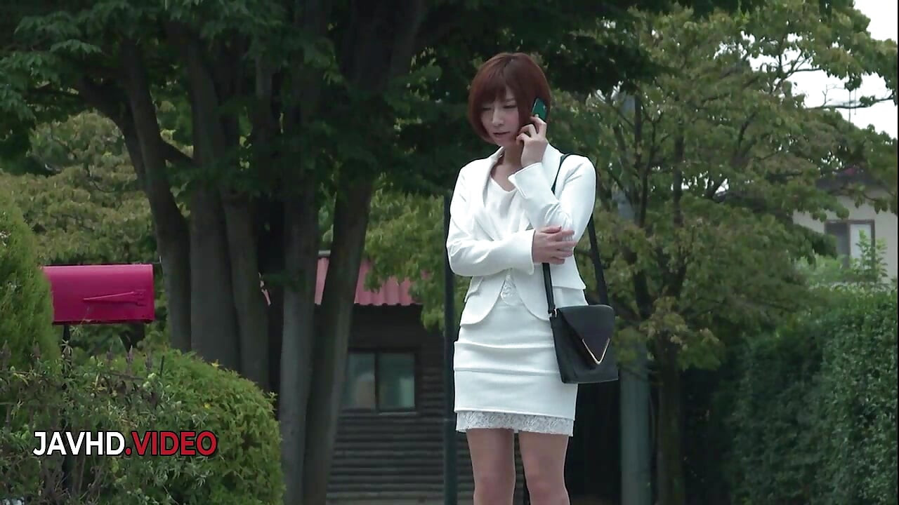 Appealing Japanese Wife's Sultry Blowjob Scene with Sloppy Moments