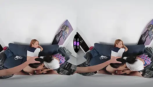 Mini mitzi lädt lucianna luci zu dreier striptease und doppeltem blowjob-spaß ein - tmwVRnet
