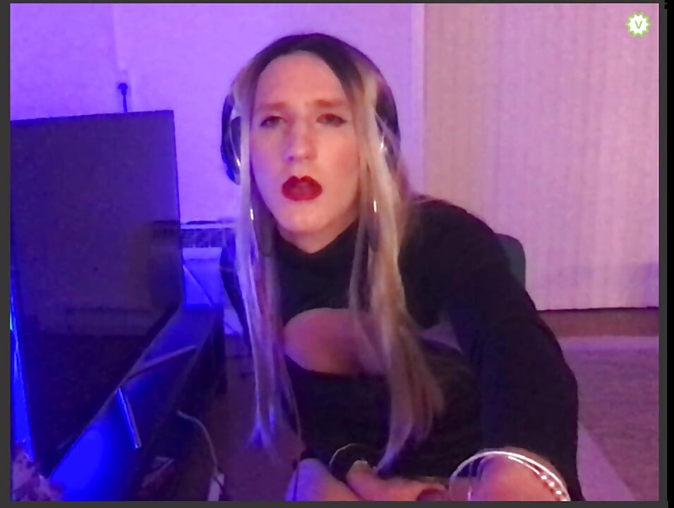 Super Sexy Sissy Solo Jerking on Cam