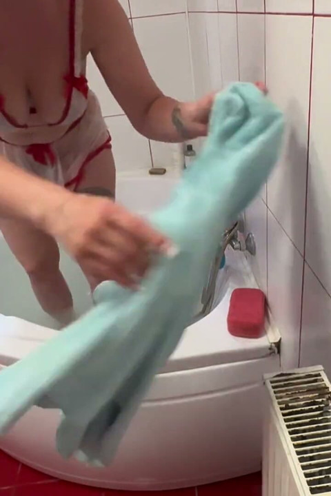 Breath Holding Underwater While I Make Myself Cum