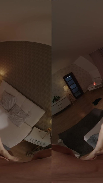 Ključni trenutak iz filma "Francuska MILF me zadirkuje dildom - virtualni pravi pornić"