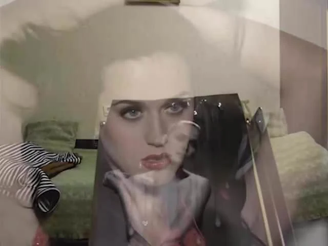 Éjaculation hommage à Katy Perry