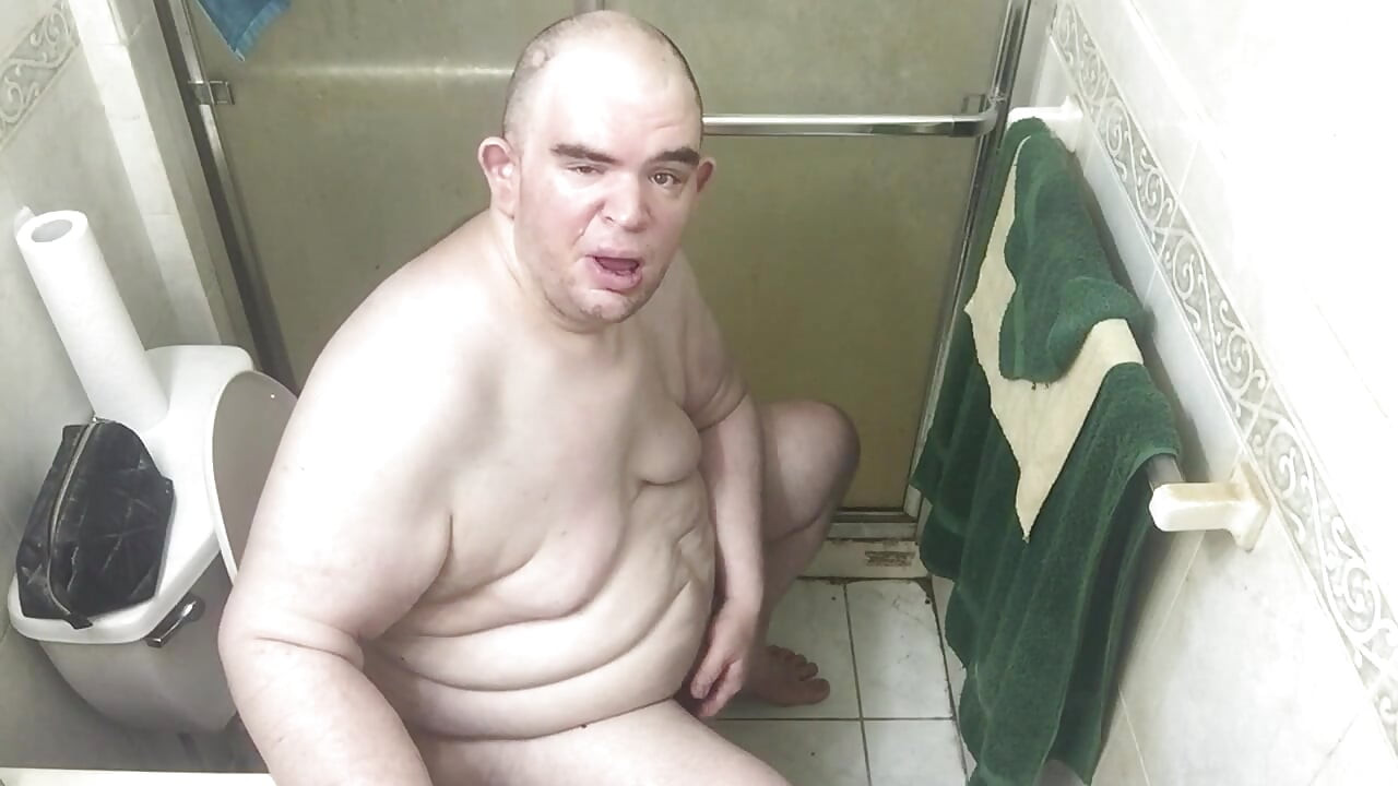 FatAssSmallDick Chris CRS give himself a small enema using hand pump