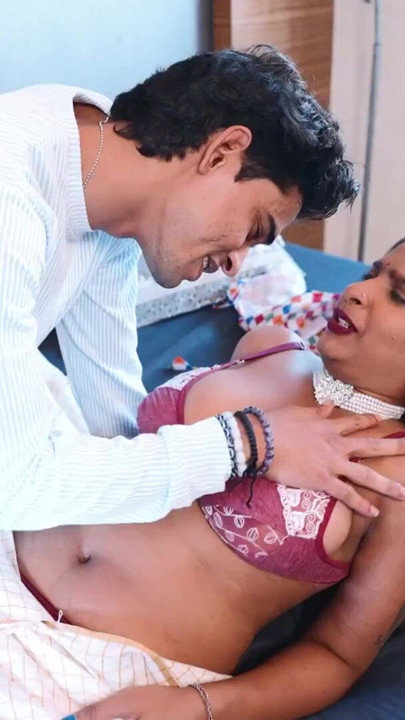 The new boyfriend fucked his girlfriend for the first time as soon as he met her | Clip 3