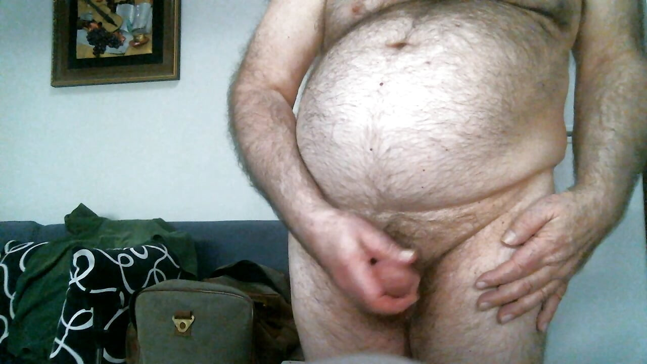 Stroking on This Fun, Live Cam Show