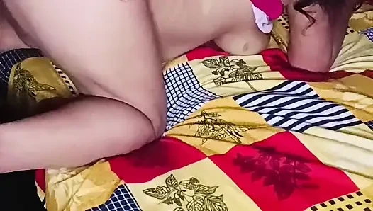 Girlfriend ki aaj bar bar chodne me maja aa raha hai uske hi ghar me