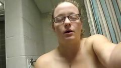 Nerd masturbate in her bathroom