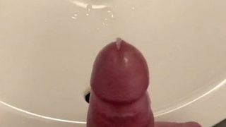 Altes Video cum in sink (2019)