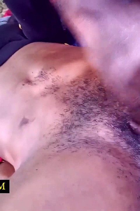 Kişisel hemşirem ıslandığında beni kontrol ediyor