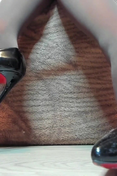 ナイロンとヒールでのフットスレーブトレーニング - ライブストリーム