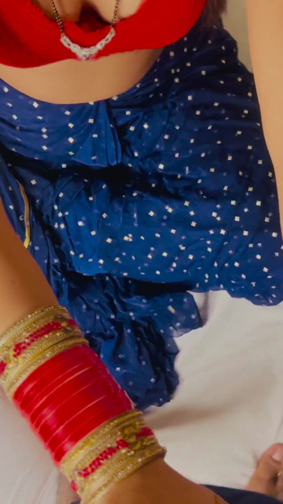 devar ne choda hai sauteli bhabhi ko aur bhabhi ne diya taang phaila kar chod full Hindi voice pura video Hindi me hai | Clip 1