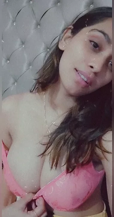 Serviço de vídeo chamada sexy de garota de programa