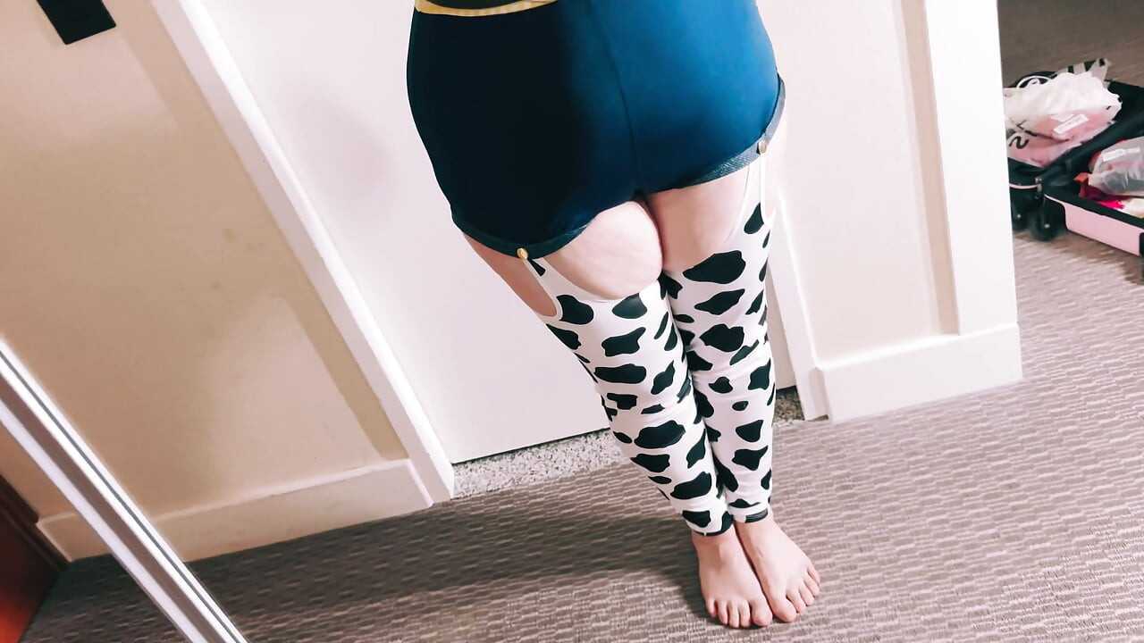 Behind the Scenes ElizabethHunny Solo Photoshoot