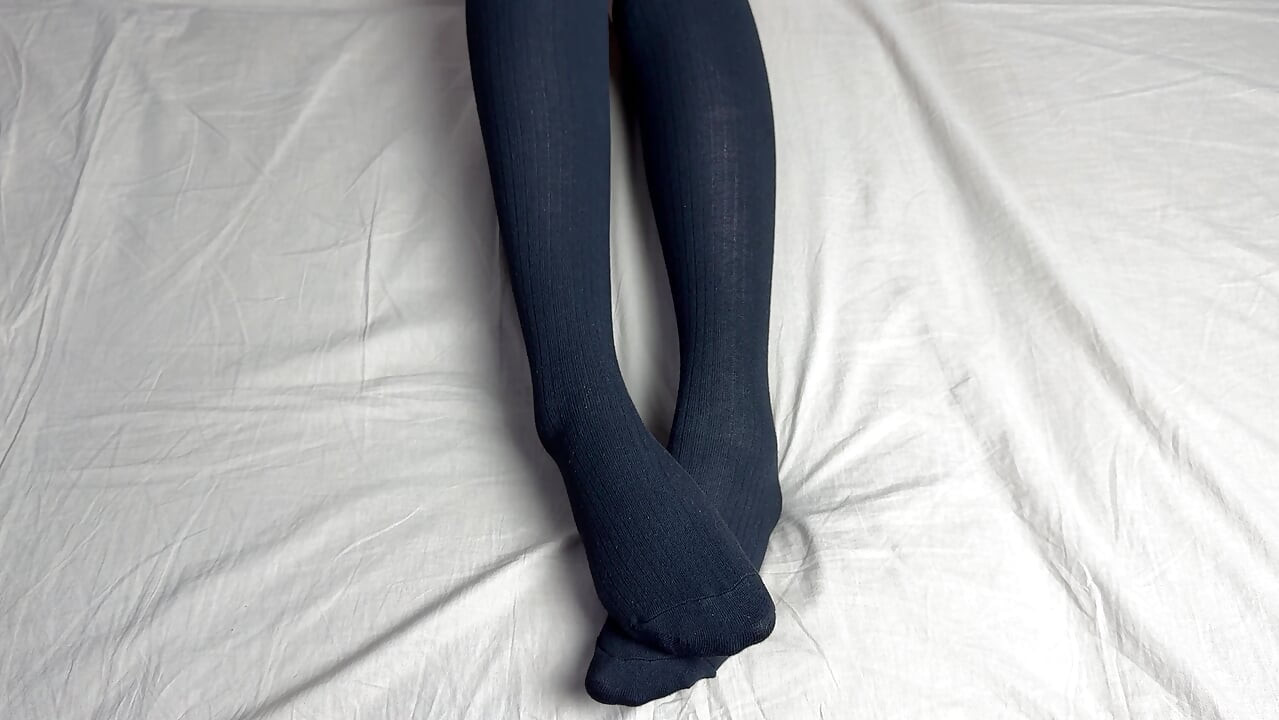 Solo girlfriend with rubber dick toy