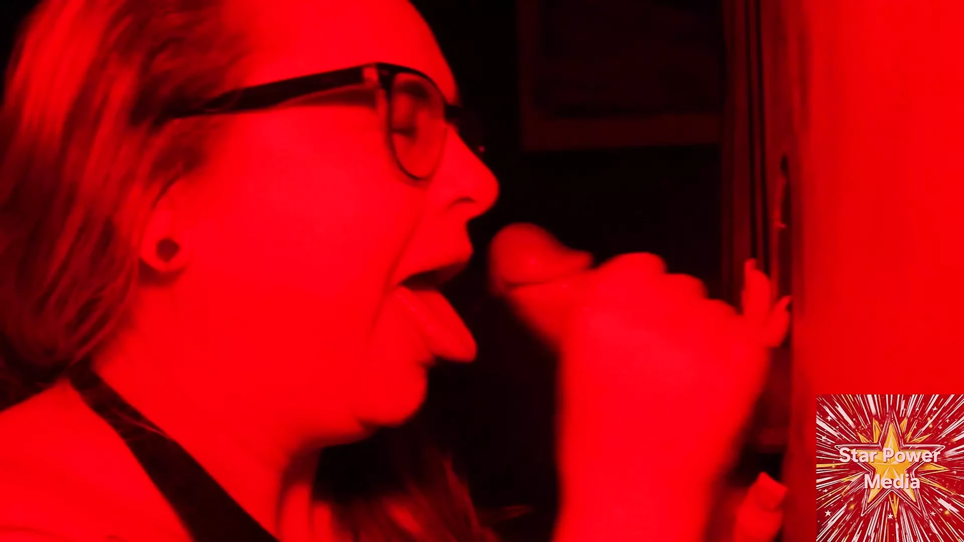 Savanna Smashes the Glory Hole Record in Jaw-dropping Contest
