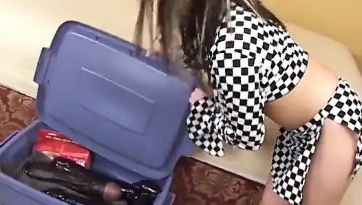 Alex liebt unsere riesigen schwarzen dildos